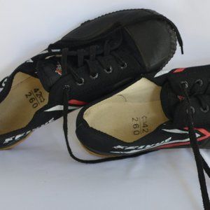 Kung Fu Shoes Unisex Size 42 (10/11) Black